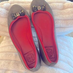 Tory Burch Jolene tortoise shell bow flats size 9.5